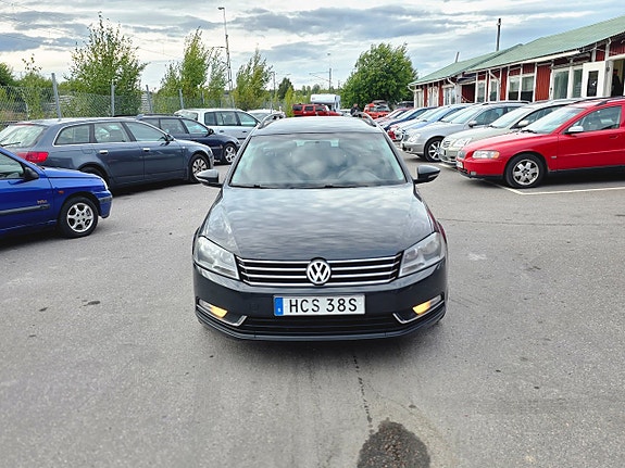 Volkswagen Passat 3 of 17