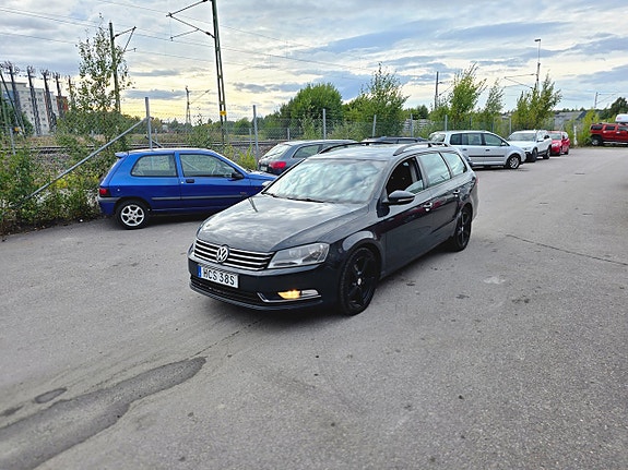 Volkswagen Passat 4 of 17