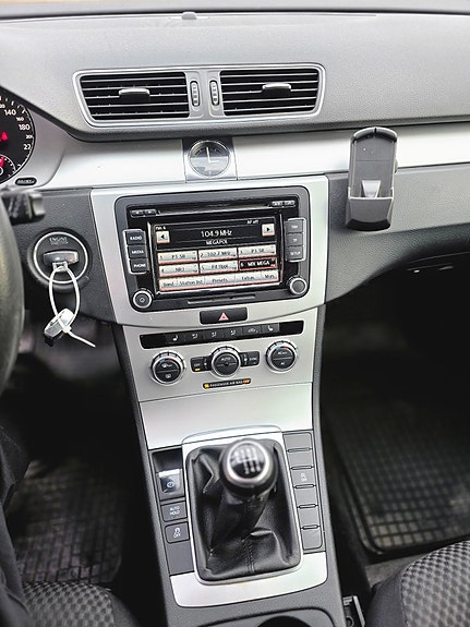 Volkswagen Passat 14 of 17