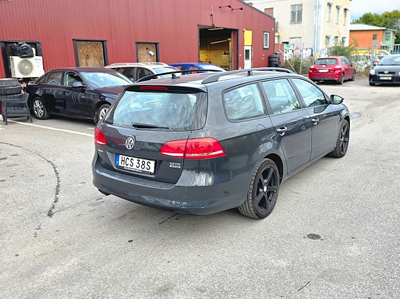 Volkswagen Passat 5 of 17