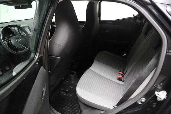 Toyota Aygo 10 of 21