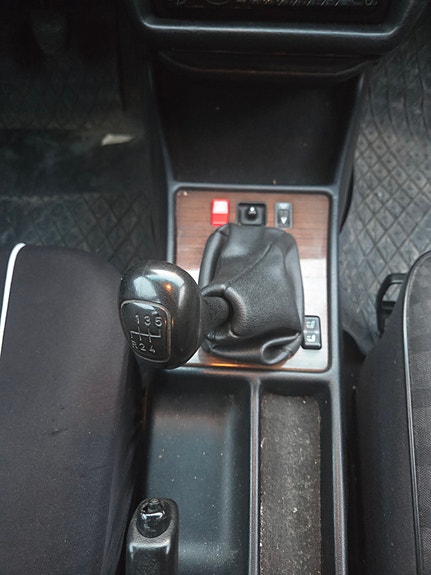 Mercedes-Benz 190 E 13 of 21