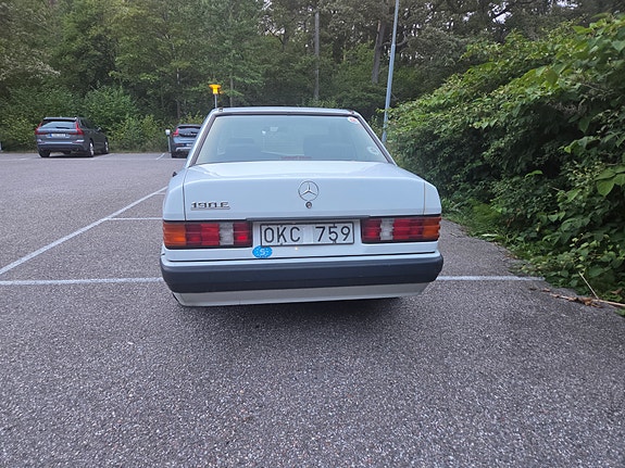 Mercedes-Benz 190 E 4 of 21