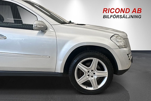 Mercedes-Benz GL320 4 of 18