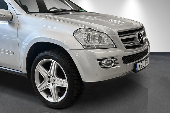 Mercedes-Benz GL320 10 of 18