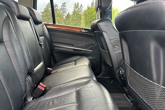 Mercedes-Benz GL320 14 of 18