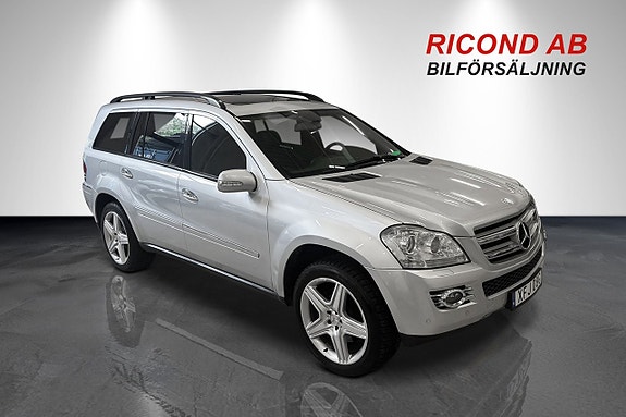 Mercedes-Benz GL320 9 of 18