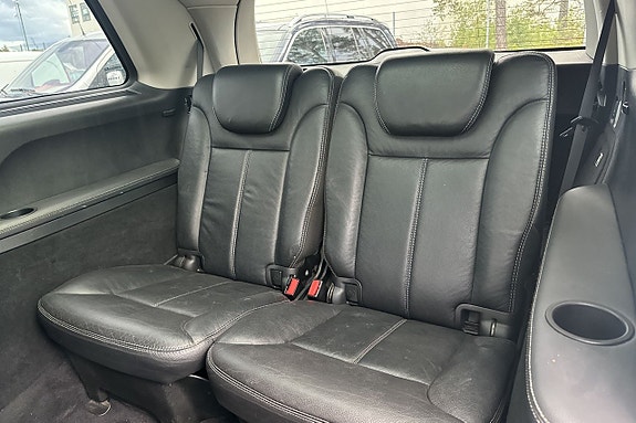 Mercedes-Benz GL320 16 of 18
