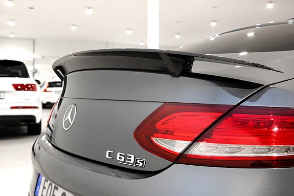 Mercedes-Benz C63 14 of 30