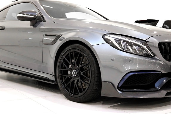 Mercedes-Benz C63 11 of 30