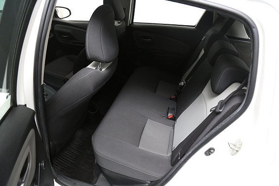 Toyota Yaris 10 of 23