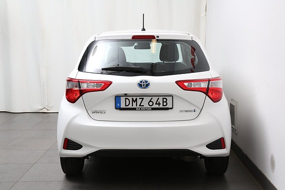 Toyota Yaris 7 of 23