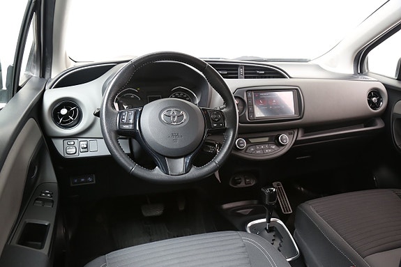 Toyota Yaris 13 of 23