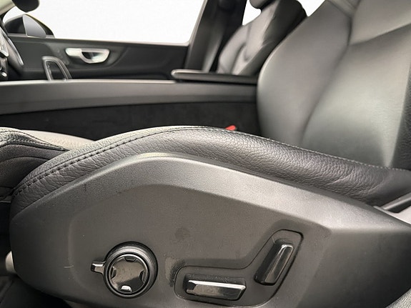 Volvo V60 Cross Country 23 of 30