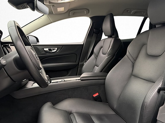 Volvo V60 Cross Country 11 of 30