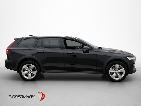 Volvo V60 Cross Country 5 of 30
