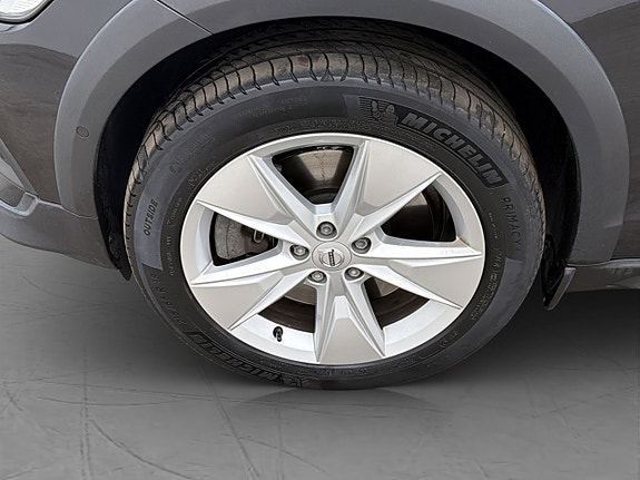 Volvo V60 Cross Country 27 of 30