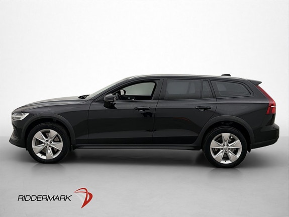 Volvo V60 Cross Country 3 of 30