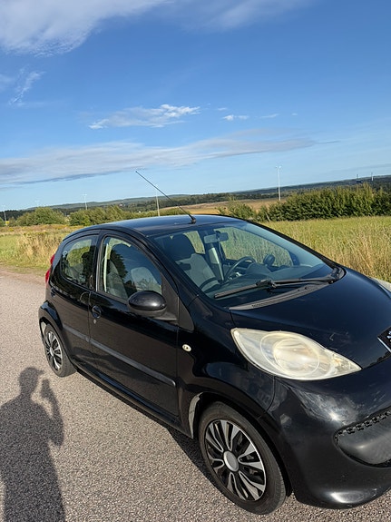 Peugeot 107 3 of 5