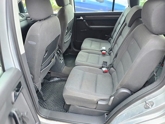 Volkswagen Touran 10 of 21