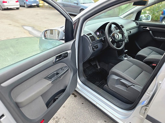 Volkswagen Touran 12 of 21