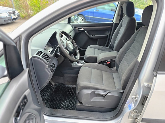 Volkswagen Touran 17 of 21