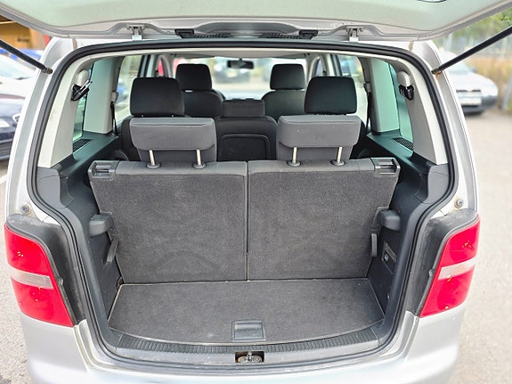 Volkswagen Touran 16 of 21