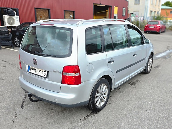 Volkswagen Touran 7 of 21