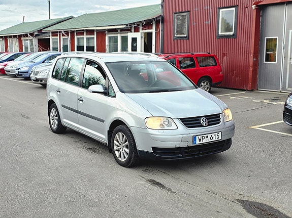 Volkswagen Touran 3 of 21