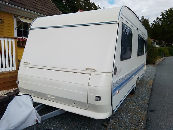 Adria UnicaB 502 LH 4 of 18