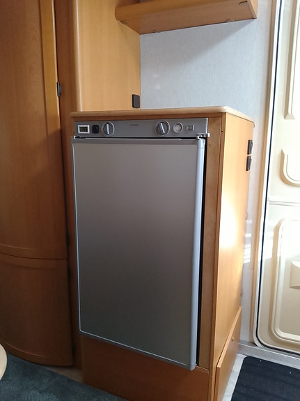 Adria UnicaB 502 LH 11 of 18