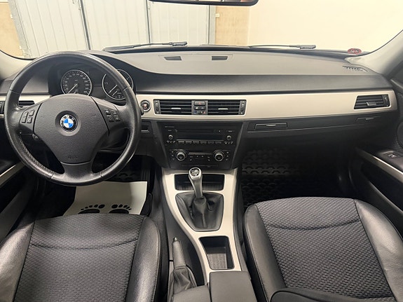 BMW 320d 12 of 25