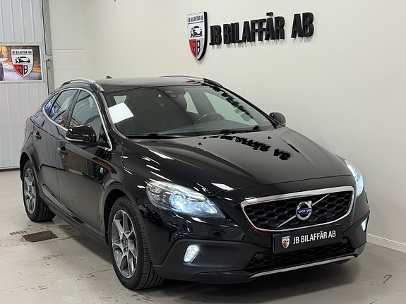 Volvo V40 Cross Country 3 of 25