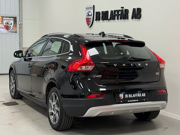 Volvo V40 Cross Country 5 of 25