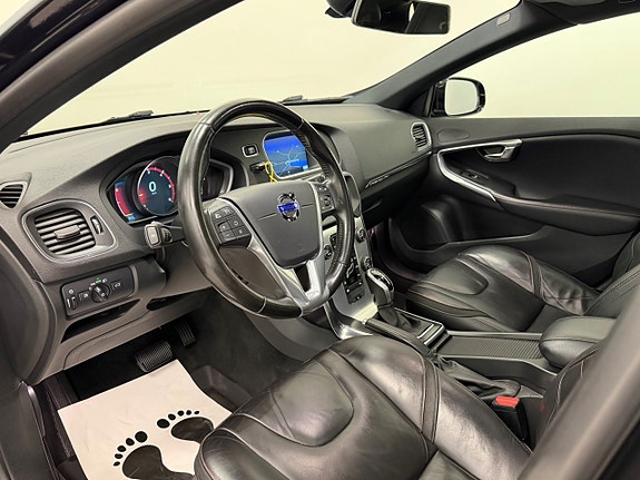 Volvo V40 Cross Country 9 of 25
