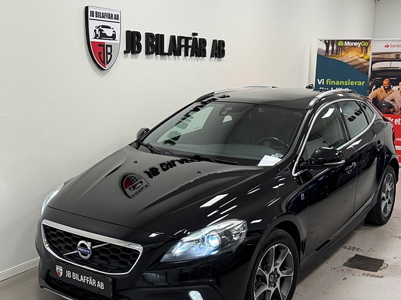 Volvo V40 Cross Country 25 of 25
