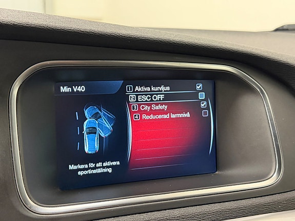 Volvo V40 Cross Country 18 of 25