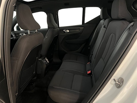 Volvo XC40 7 of 16