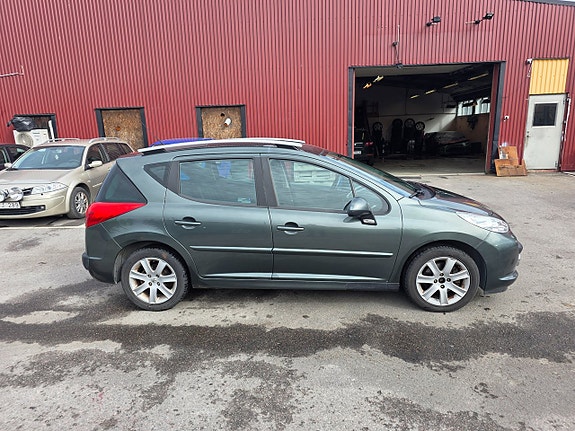 Peugeot 207 SW 4 of 17