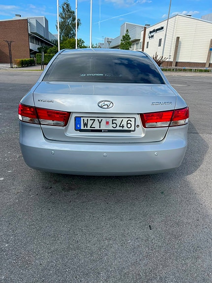 Hyundai Sonata 4 of 8