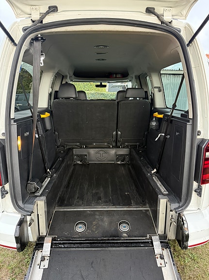 Volkswagen Caddy Maxi 4 of 7