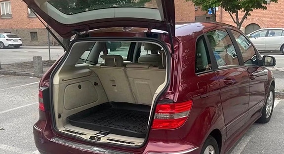 Mercedes-Benz B180 5 of 5