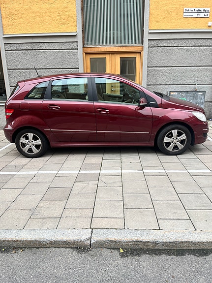 Mercedes-Benz B 180 10 of 17