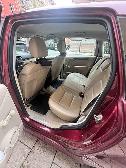 Mercedes-Benz B 180 16 of 17