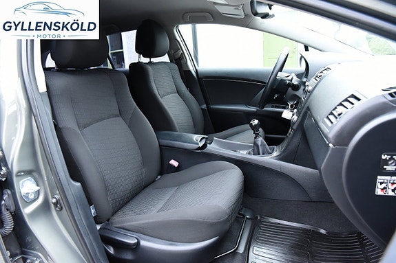 Toyota Avensis 10 of 13