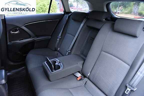 Toyota Avensis 13 of 13