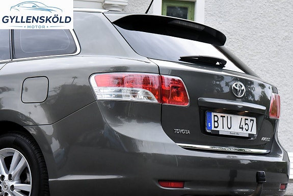 Toyota Avensis 7 of 13