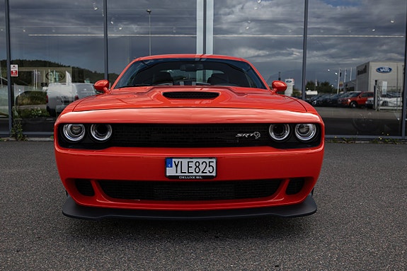 Dodge Challenger 2 of 15