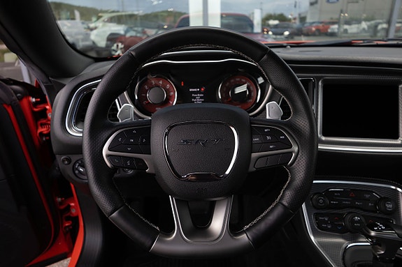 Dodge Challenger 10 of 15