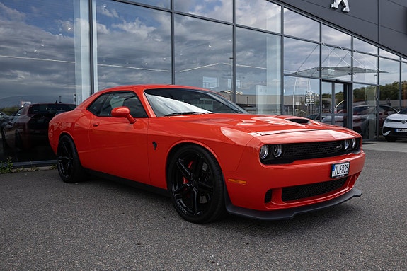 Dodge Challenger 3 of 15